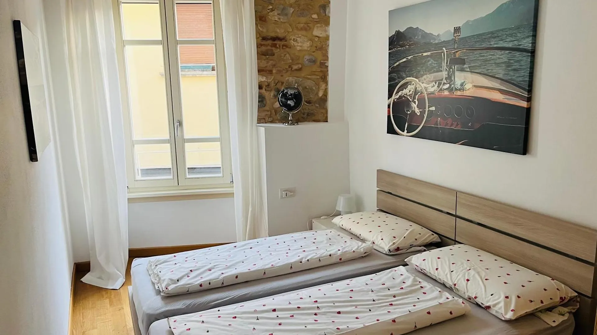 Piccolo Palazzo Vintage Apartment San Felice del Benaco Italy