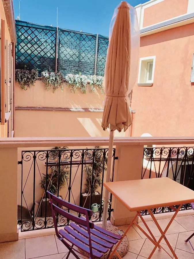 Piccolo Palazzo Vintage Apartment San Felice del Benaco