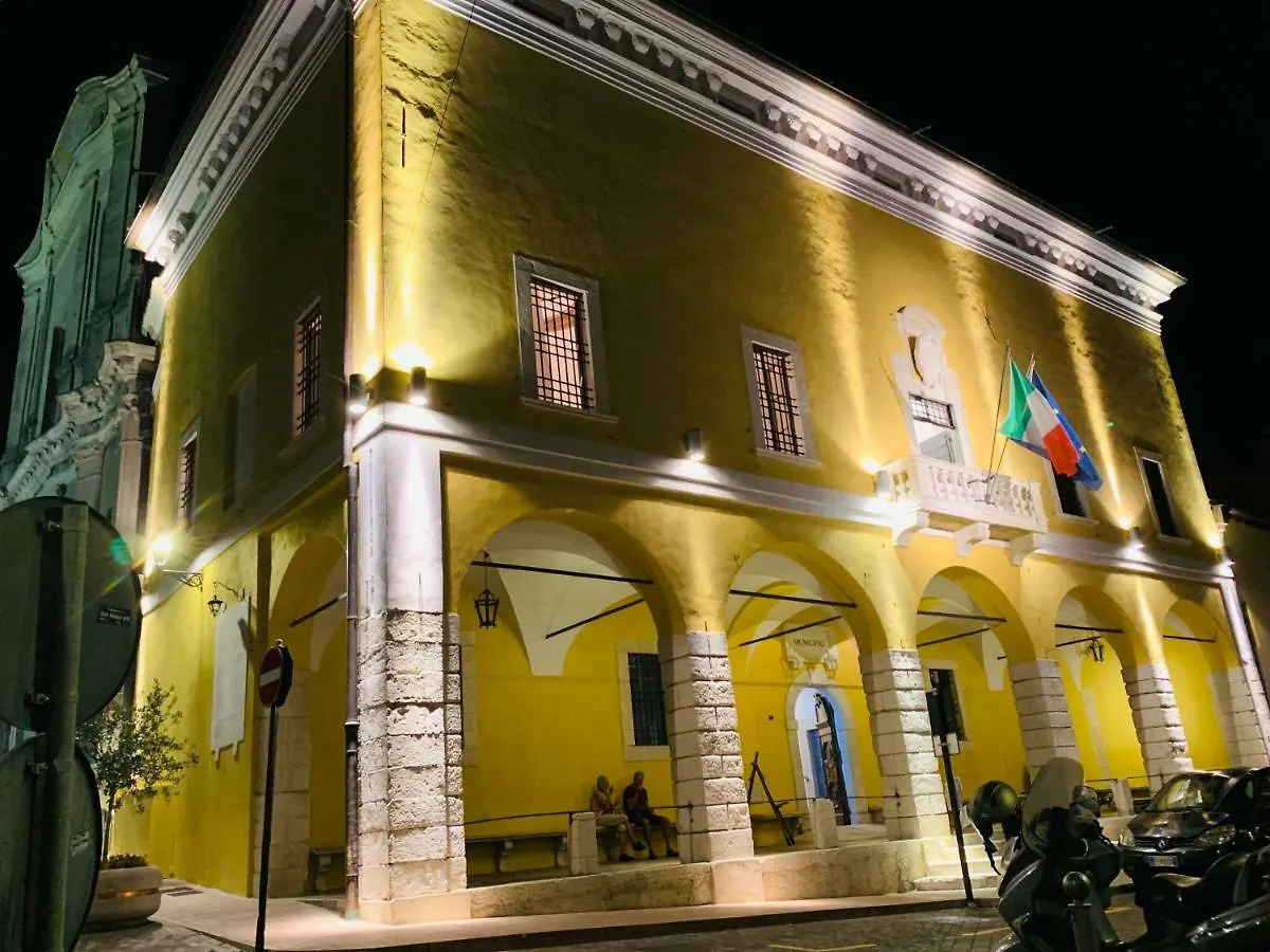 Piccolo Palazzo Vintage Apartment San Felice del Benaco