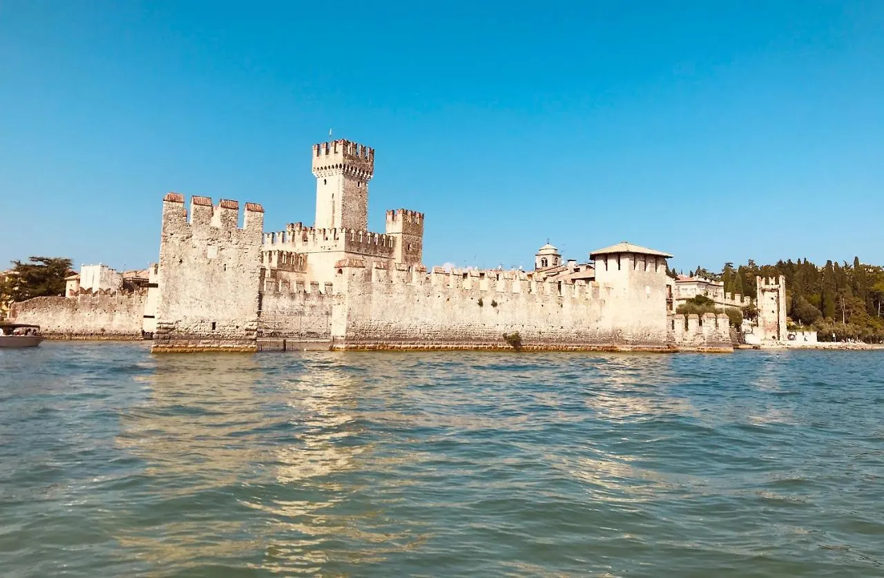 Piccolo Palazzo Vintage Apartment San Felice del Benaco